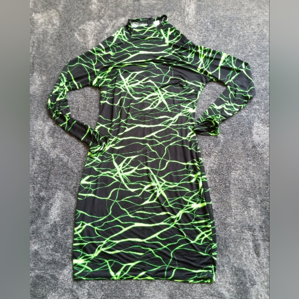 Kimcine Curve black and neon green high neck dress